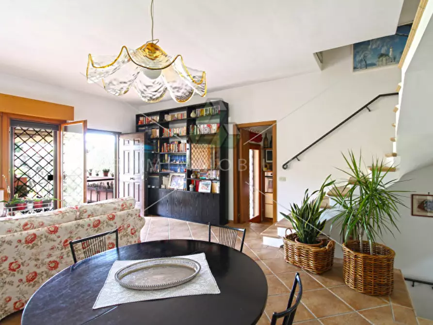 Immagine 4 di Villa in vendita  in Via Gaetano Luporini a Roma