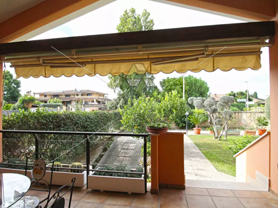 Immagine 21 di Villa in vendita  in Via Gaetano Luporini a Roma