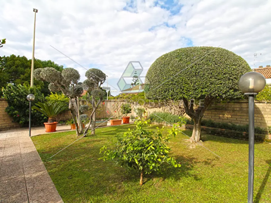 Immagine 27 di Villa in vendita  in Via Gaetano Luporini a Roma