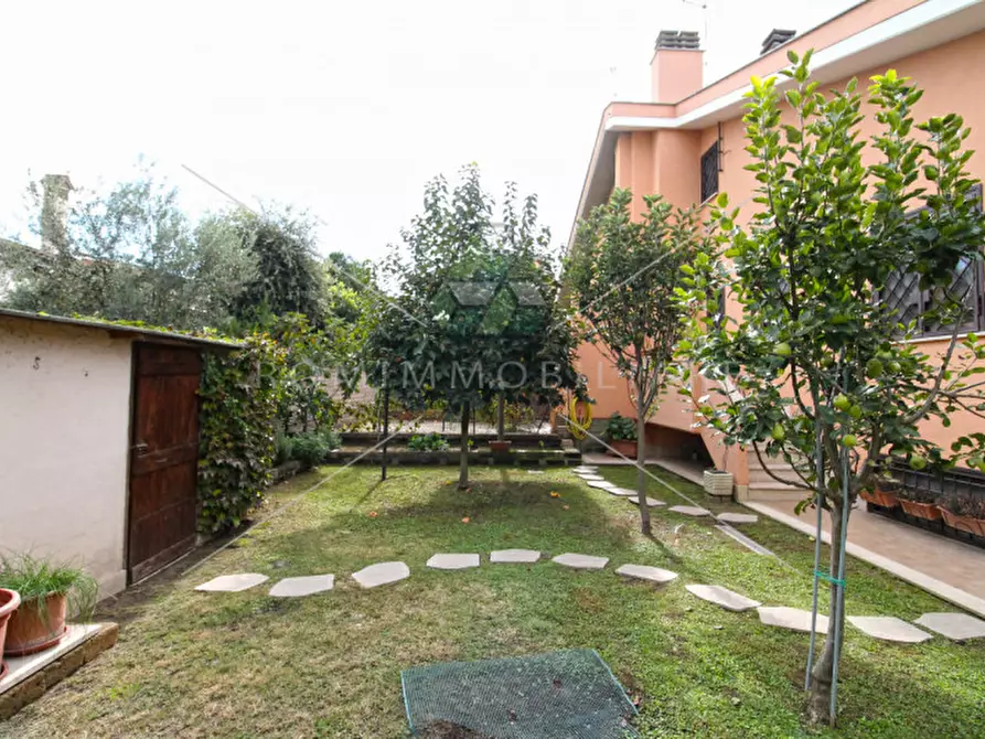 Immagine 34 di Villa in vendita  in Via Gaetano Luporini a Roma