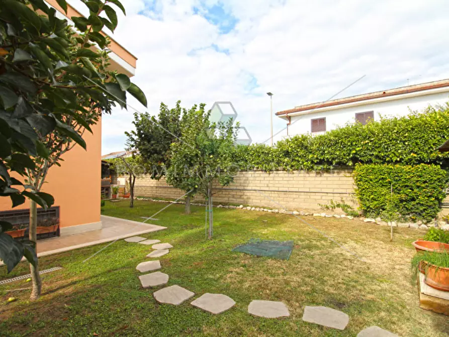 Immagine 35 di Villa in vendita  in Via Gaetano Luporini a Roma