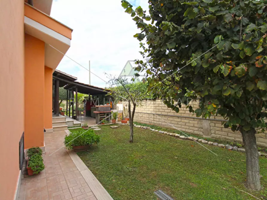 Immagine 37 di Villa in vendita  in Via Gaetano Luporini a Roma