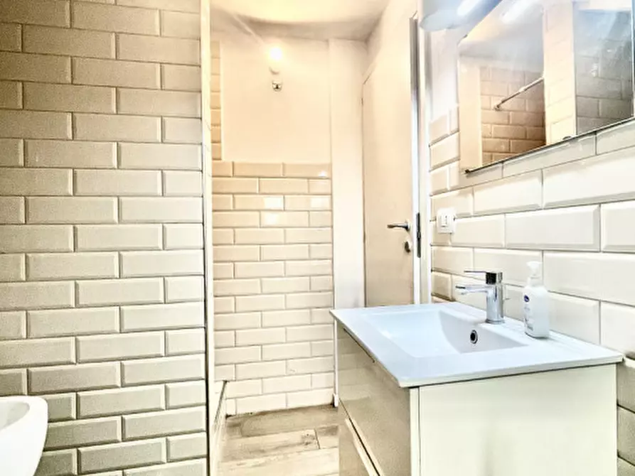 Immagine 14 di Appartamento in affitto  in Via Francesco Rocchi a Bologna