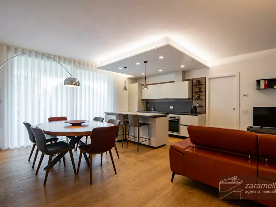 Immagine 2 di Appartamento in vendita  in Via Andrea Previtali a Abano Terme