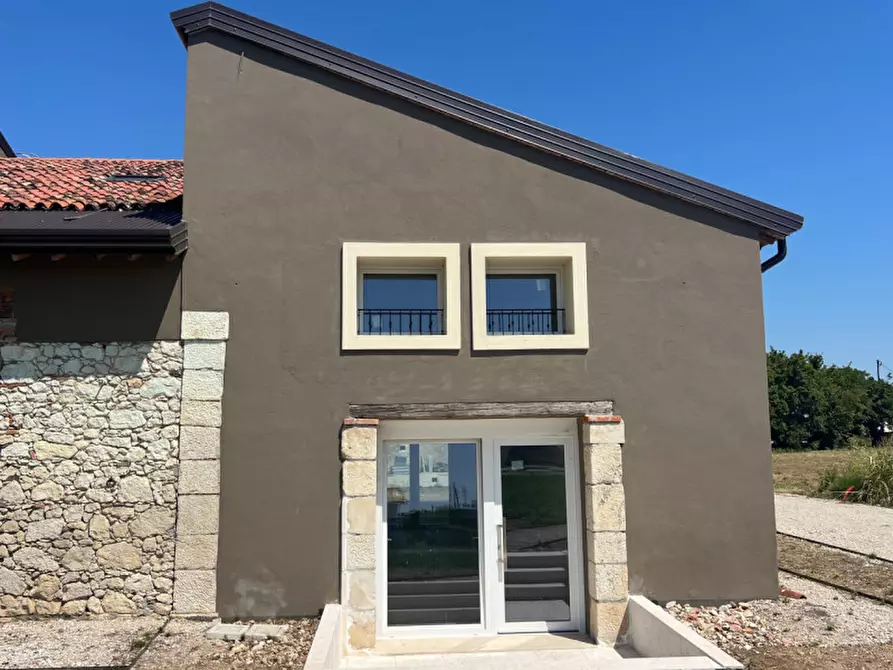 Immagine 10 di Villetta a schiera in vendita  in Via Misanello a Lonigo