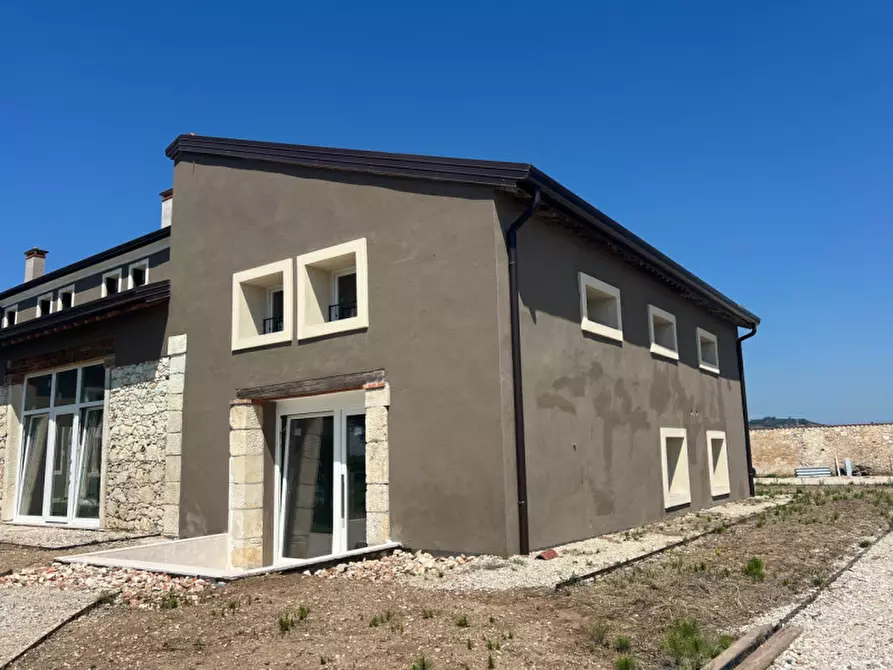 Immagine 12 di Villetta a schiera in vendita  in Via Misanello a Lonigo