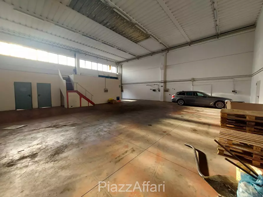 Immagine 1 di Capannone industriale in affitto  in Bovolenta a Bovolenta