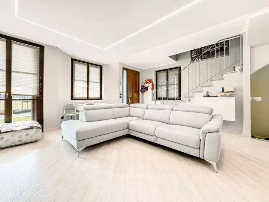 Immagine 3 di Villa in vendita  in Via Antonio Gramsci 71 a Cureggio