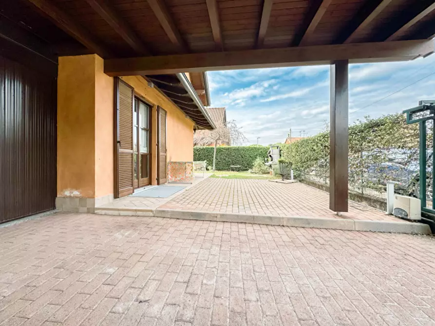 Immagine 28 di Villa in vendita  in Via Antonio Gramsci 71 a Cureggio