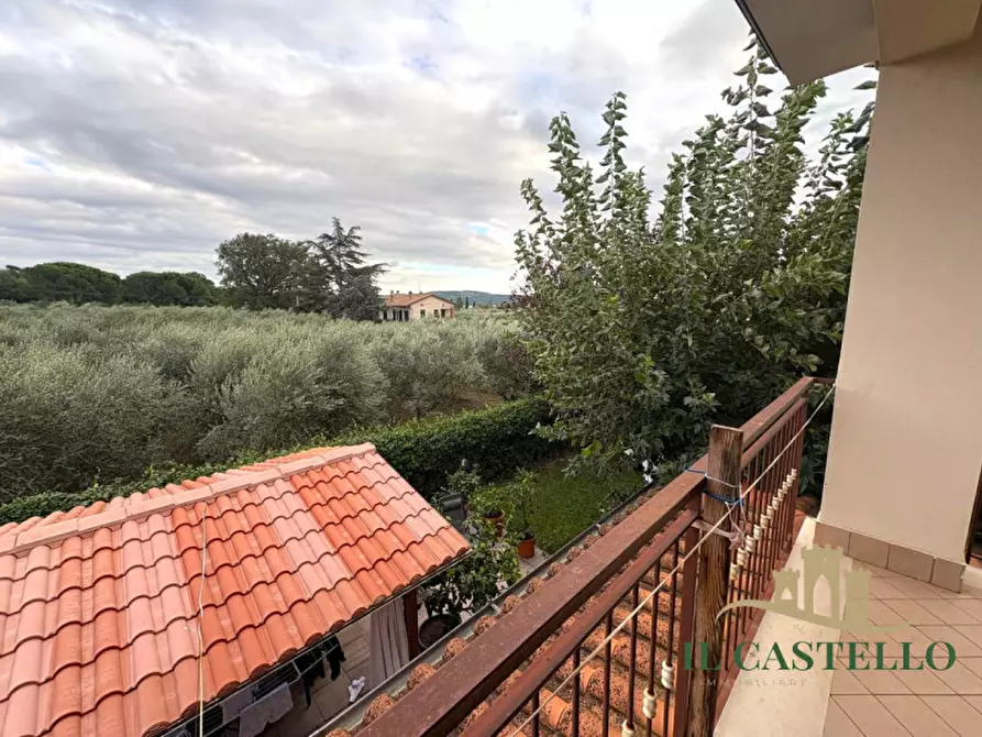 Immagine 15 di Appartamento in vendita  in Via della Vendemmia a Passignano Sul Trasimeno
