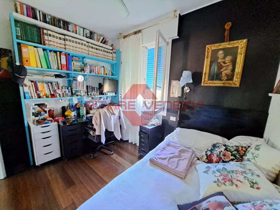 Immagine 11 di Appartamento in vendita  in asilo nido delfino a Venezia