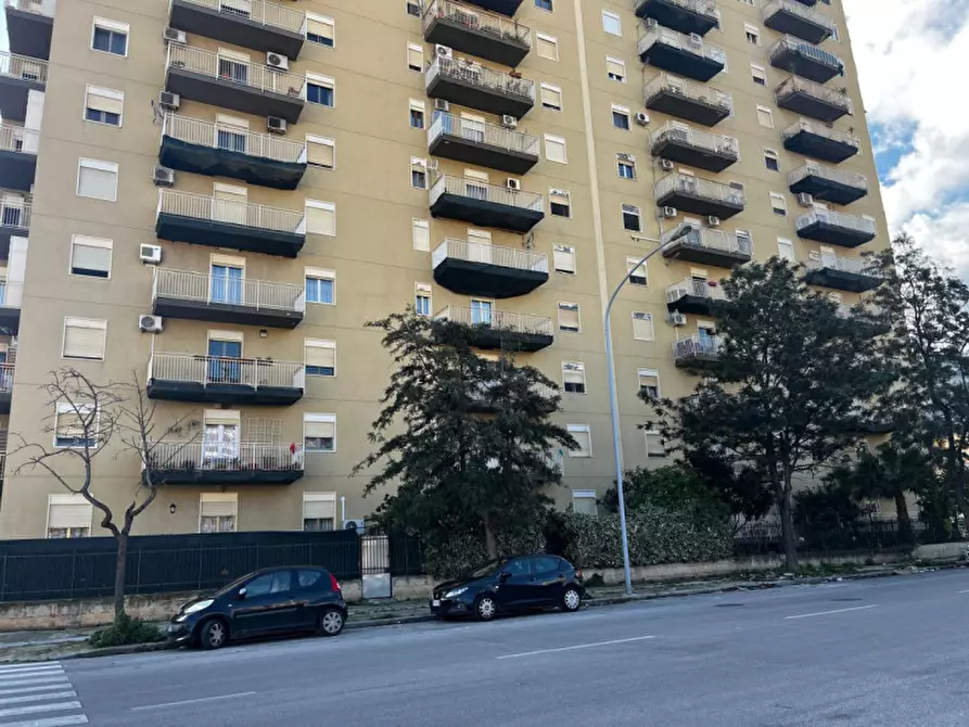 Immagine 1 di Appartamento in vendita  in via guido rossa a Palermo