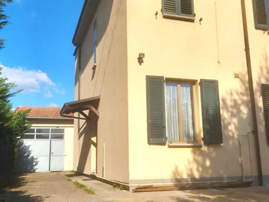 Immagine 4 di Villetta a schiera in vendita  in Viale Giulio Zaganelli a Massa Lombarda