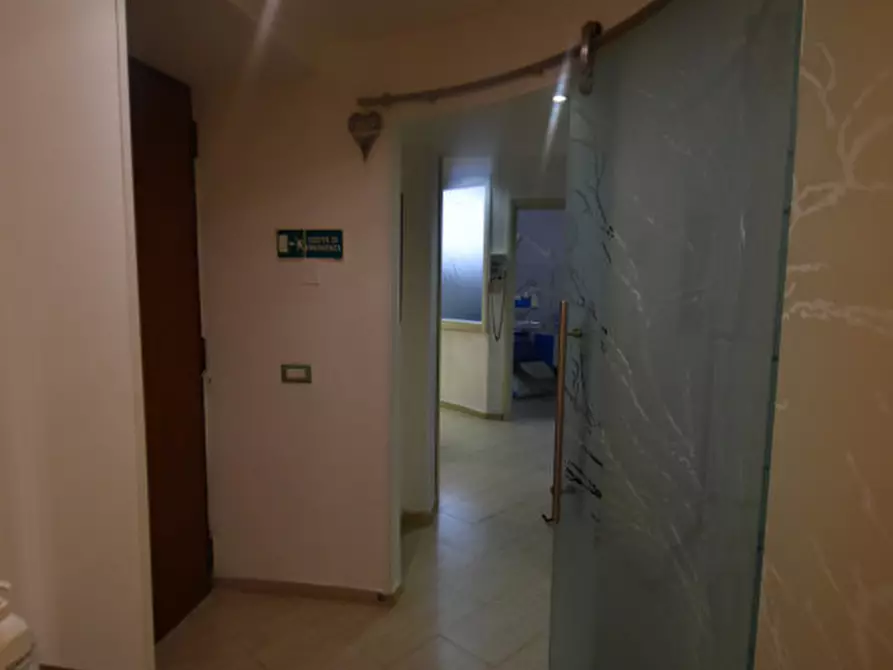 Immagine 5 di Appartamento in vendita  in Via Magnagrecia a Roma