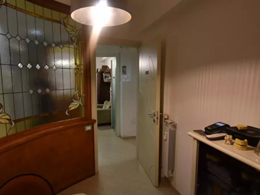 Immagine 9 di Appartamento in vendita  in Via Magnagrecia a Roma