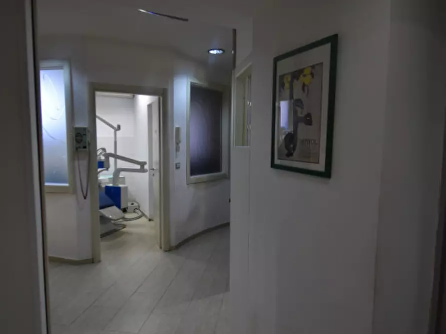 Immagine 14 di Appartamento in vendita  in Via Magnagrecia a Roma