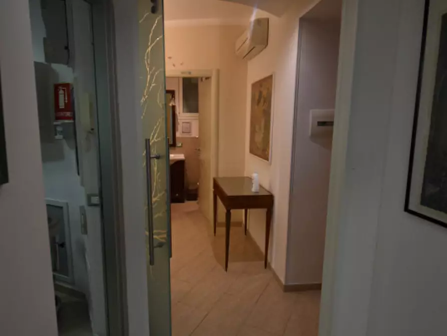 Immagine 24 di Appartamento in vendita  in Via Magnagrecia a Roma