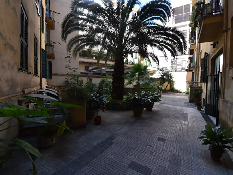Immagine 26 di Appartamento in vendita  in Via Magnagrecia a Roma