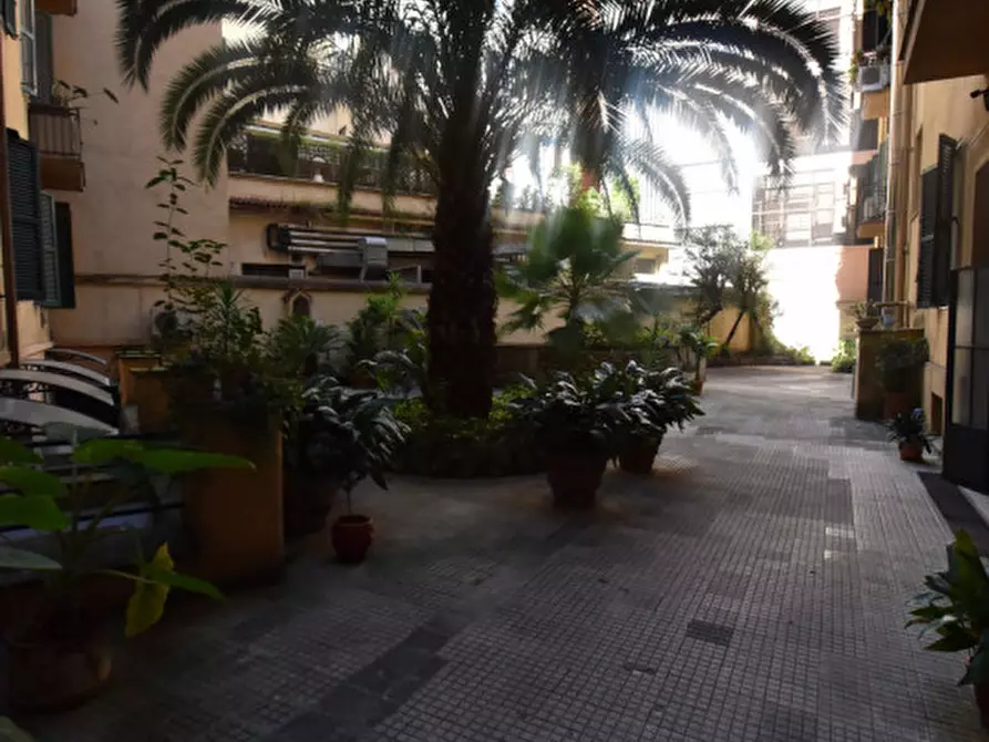 Immagine 27 di Appartamento in vendita  in Via Magnagrecia a Roma