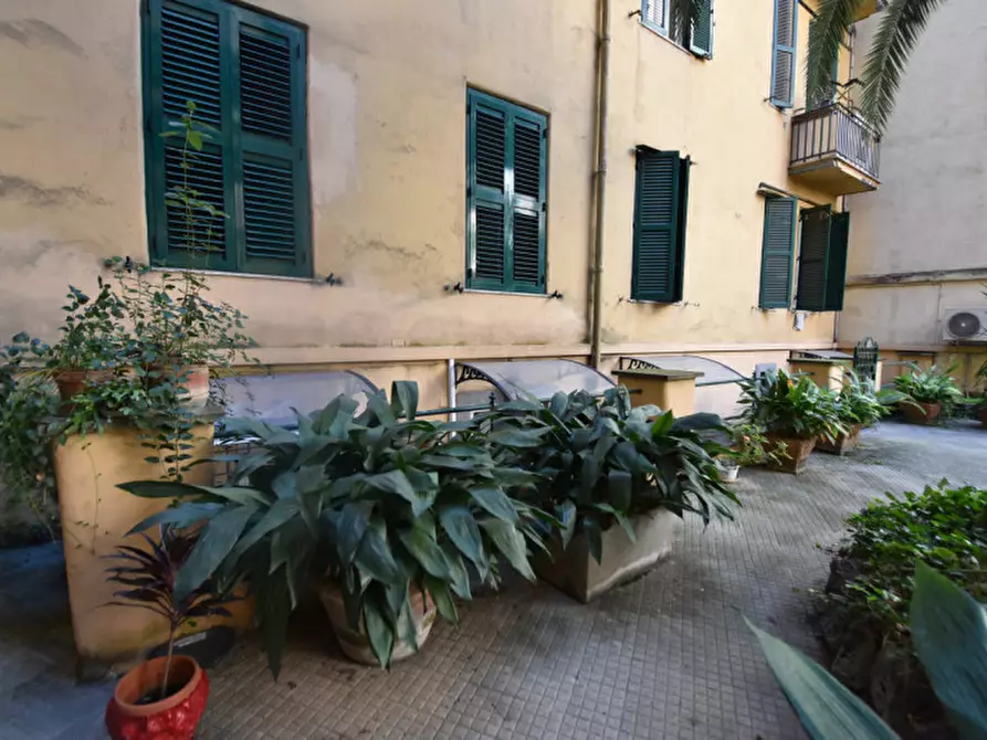 Immagine 30 di Appartamento in vendita  in Via Magnagrecia a Roma