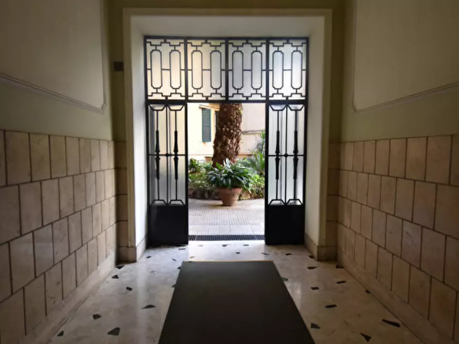 Immagine 34 di Appartamento in vendita  in Via Magnagrecia a Roma