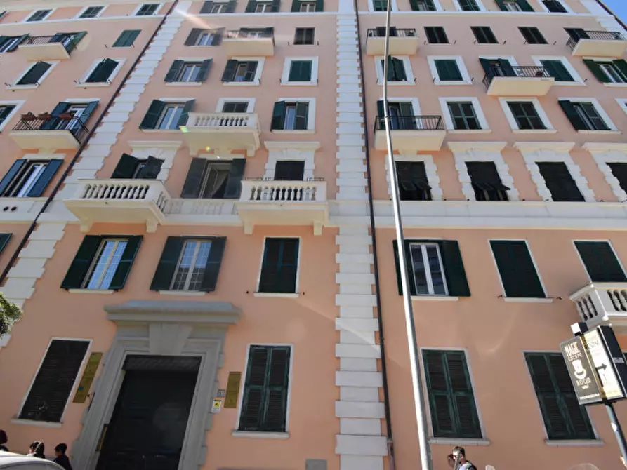 Immagine 36 di Appartamento in vendita  in Via Magnagrecia a Roma