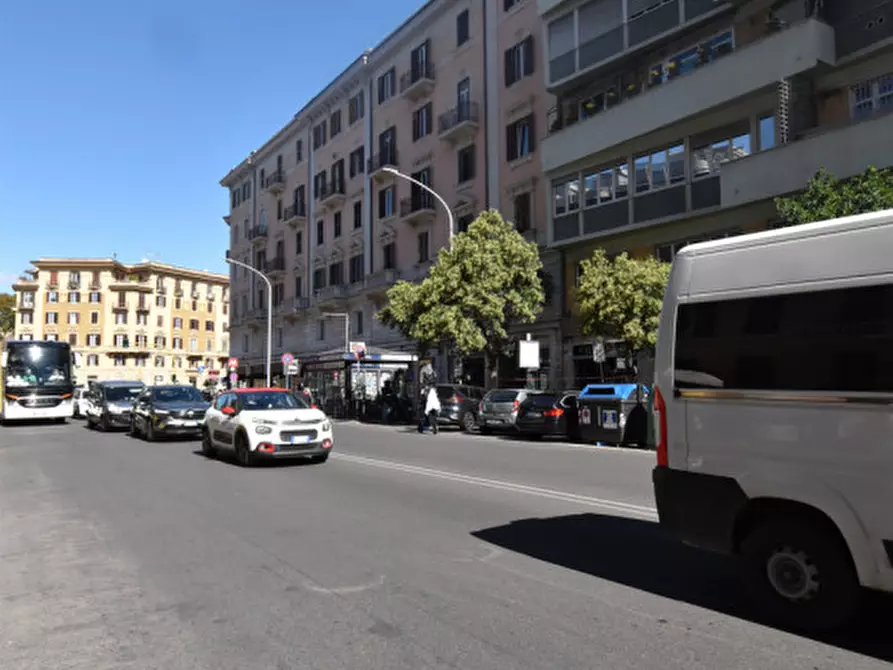 Immagine 38 di Appartamento in vendita  in Via Magnagrecia a Roma