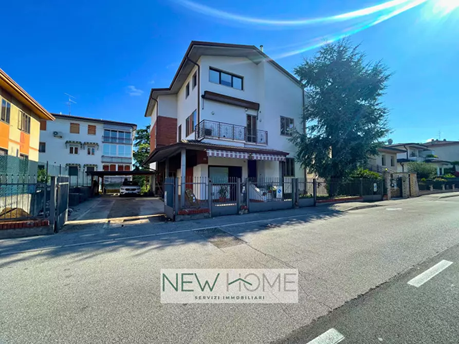 Immagine 16 di Camera in affitto  in Via Mastino della Scala 13 a Verona