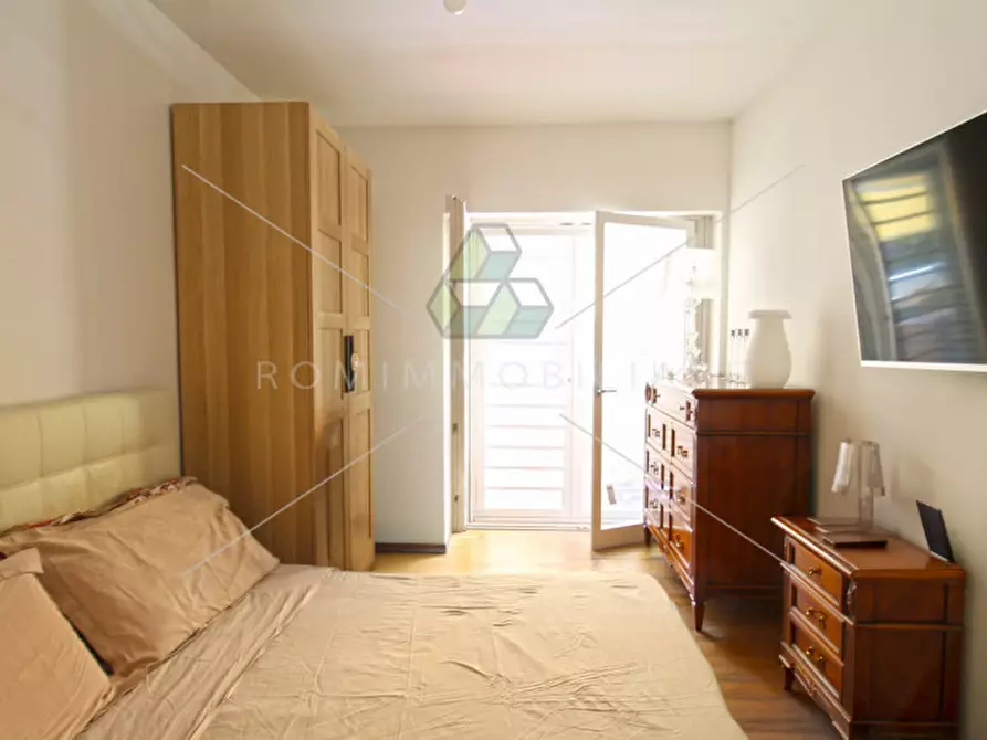 Immagine 5 di Appartamento in vendita  in Via Servigliano a Roma