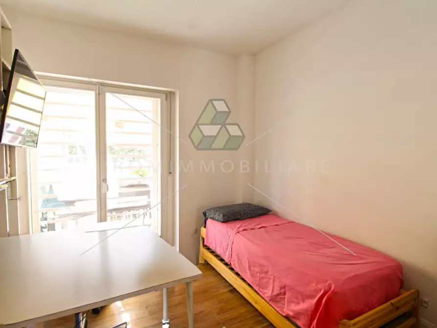 Immagine 7 di Appartamento in vendita  in Via Servigliano a Roma