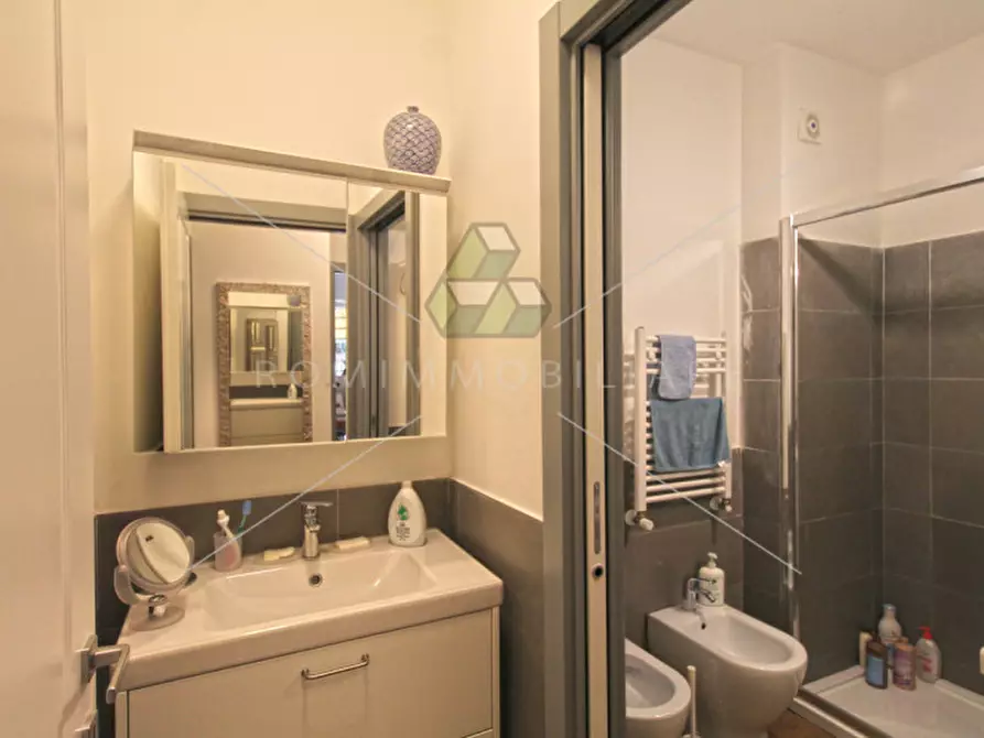 Immagine 9 di Appartamento in vendita  in Via Servigliano a Roma