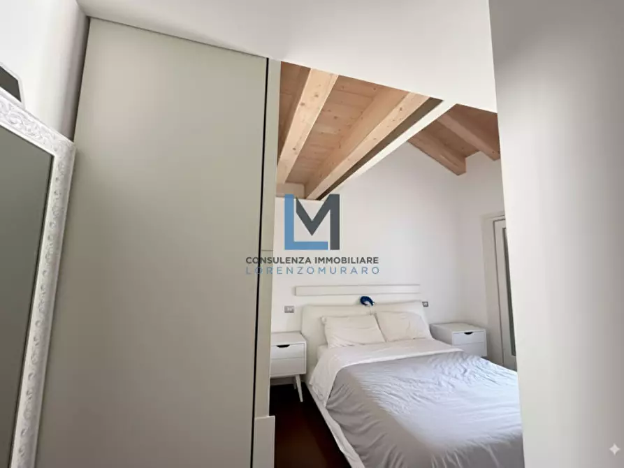 Immagine 11 di Appartamento in vendita  a Montebelluna