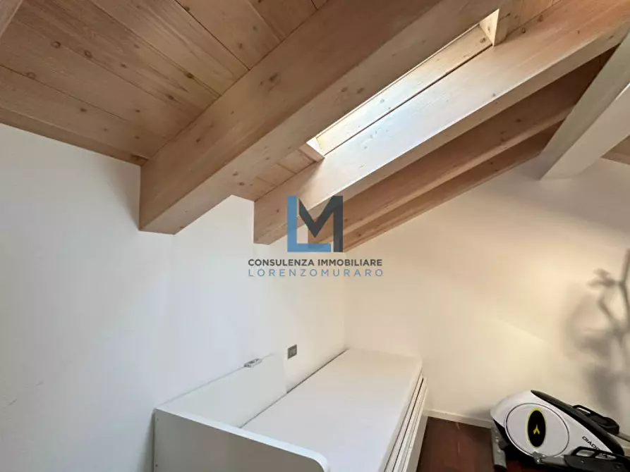 Immagine 17 di Appartamento in vendita  a Montebelluna