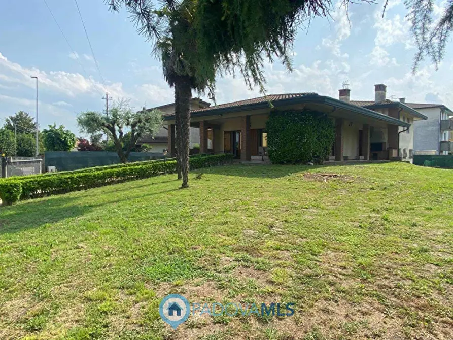 Immagine 4 di Villa in vendita  in Via Pontemanco a Due Carrare