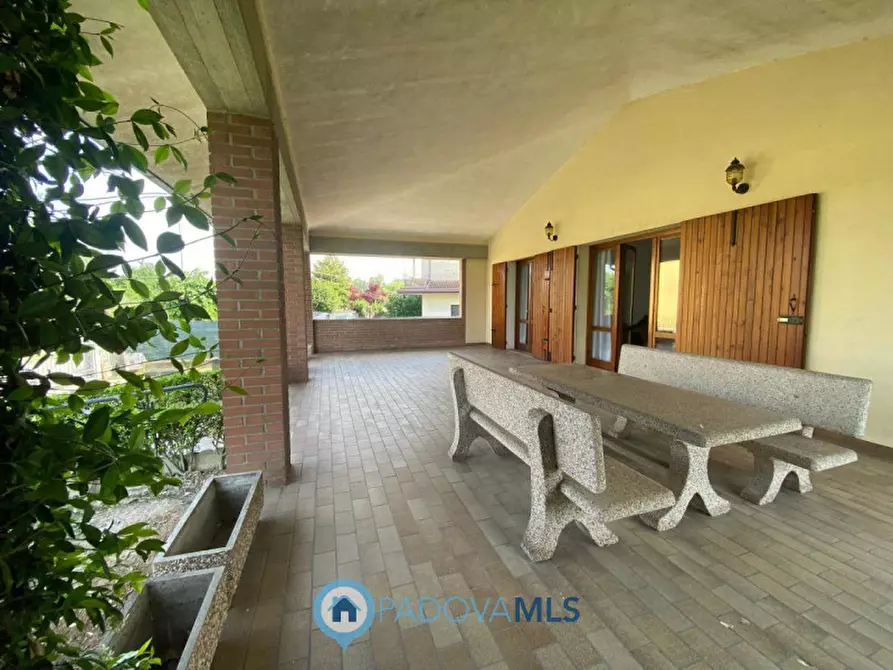 Immagine 10 di Villa in vendita  in Via Pontemanco a Due Carrare