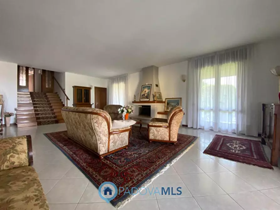 Immagine 15 di Villa in vendita  in Via Pontemanco a Due Carrare