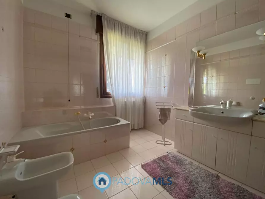 Immagine 25 di Villa in vendita  in Via Pontemanco a Due Carrare