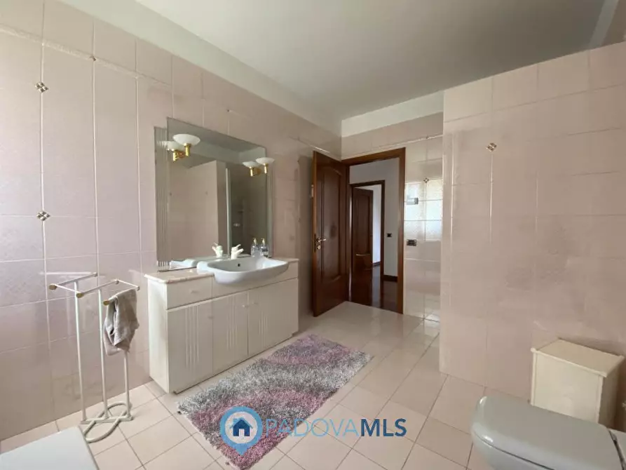 Immagine 27 di Villa in vendita  in Via Pontemanco a Due Carrare