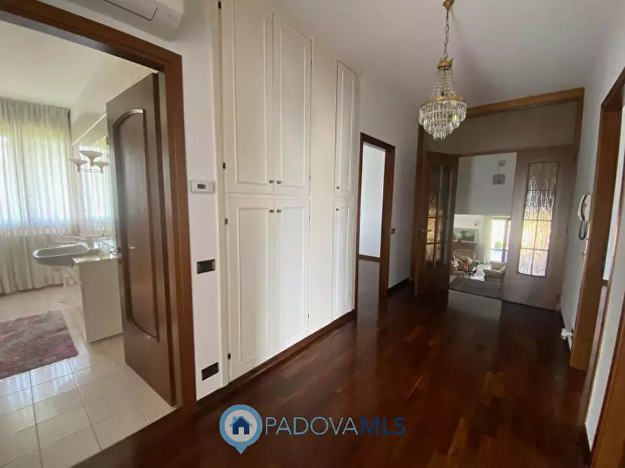 Immagine 36 di Villa in vendita  in Via Pontemanco a Due Carrare