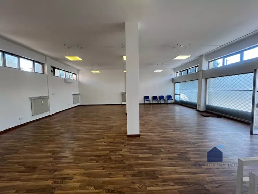 Immagine 6 di Negozio in affitto  in Via Cesare Battisti a Montichiari