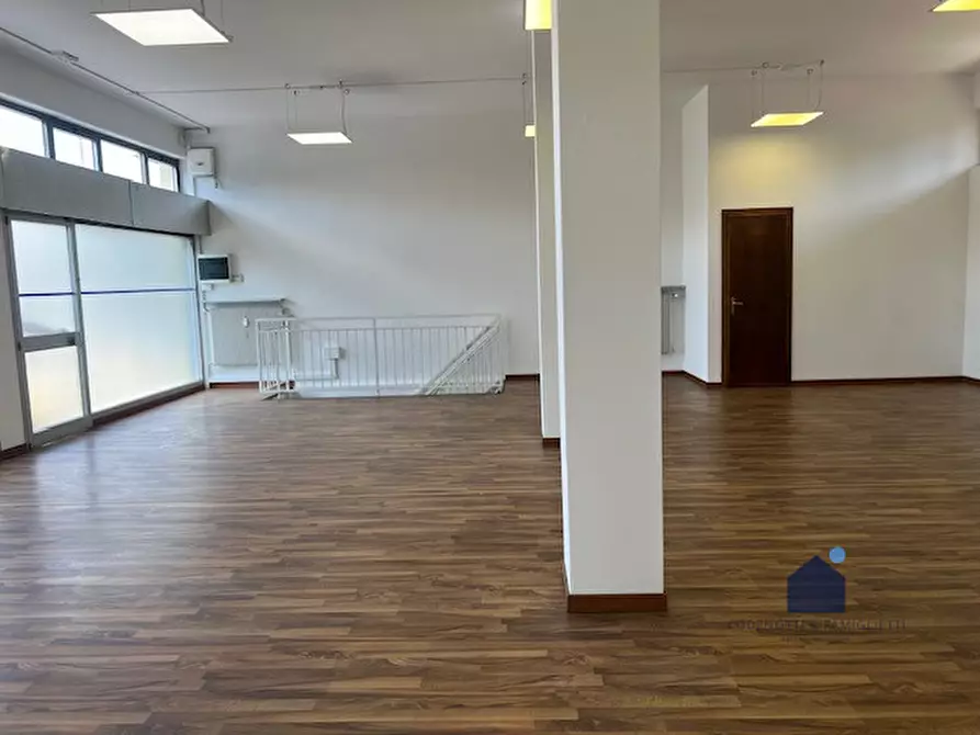 Immagine 22 di Negozio in affitto  in Via Cesare Battisti a Montichiari