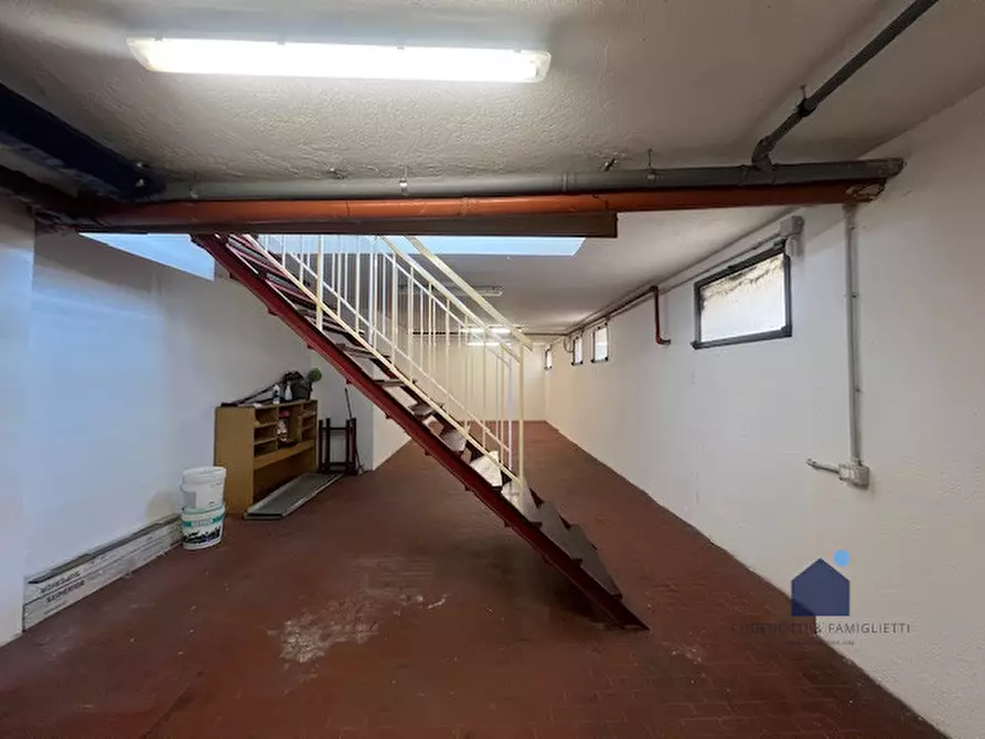 Immagine 28 di Negozio in affitto  in Via Cesare Battisti a Montichiari