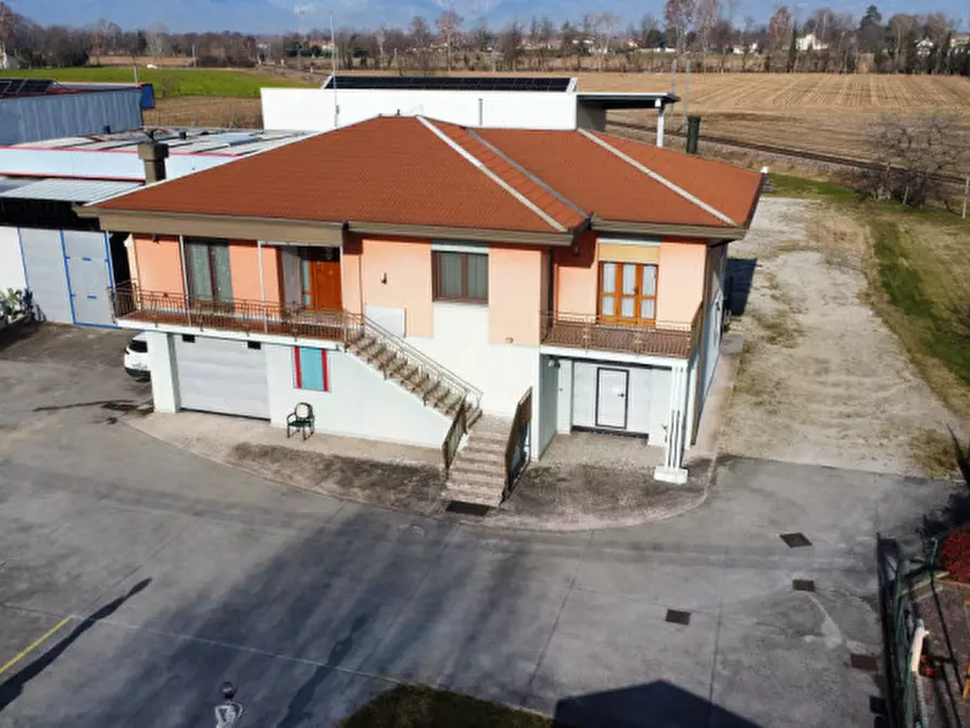 Immagine 3 di Casa indipendente in vendita  a Castello Di Godego