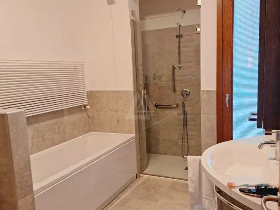 Immagine 8 di Casa indipendente in vendita  a Castello Di Godego