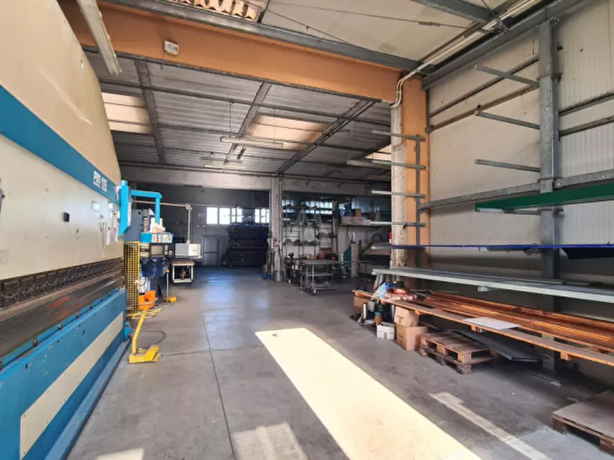 Immagine 10 di Casa indipendente in vendita  a Castello Di Godego