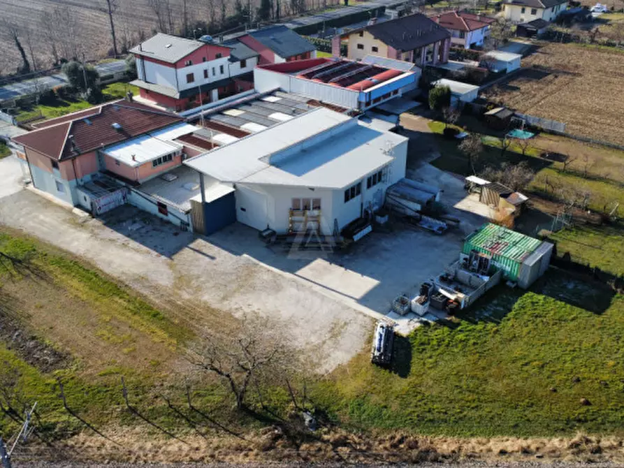 Immagine 14 di Casa indipendente in vendita  a Castello Di Godego