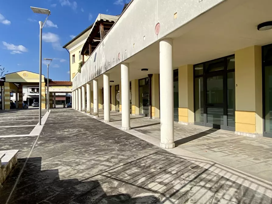 Immagine 19 di Appartamento in vendita  in Via Diviglio, 3 a Caldogno