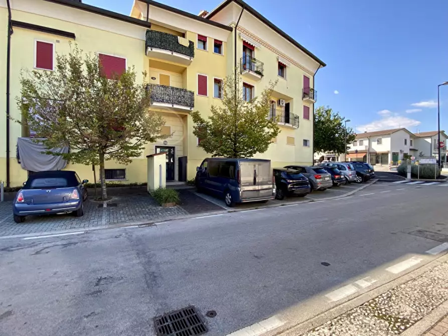 Immagine 20 di Appartamento in vendita  in Via Diviglio, 3 a Caldogno