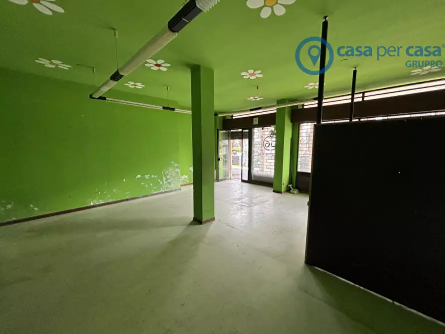 Immagine 4 di Negozio in vendita  a Rovigo