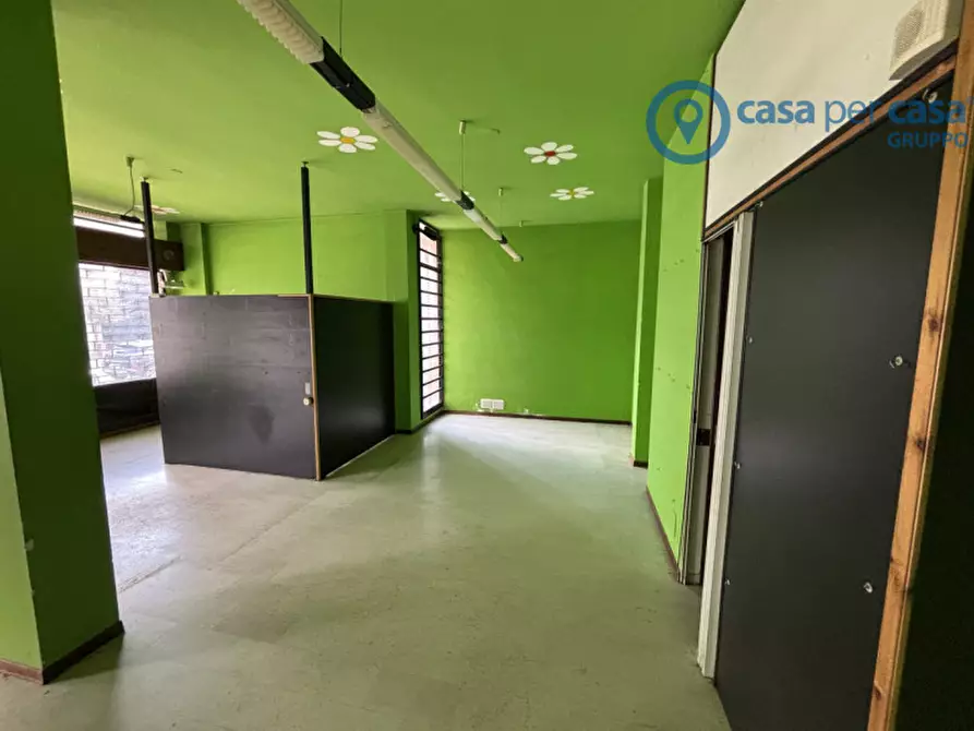 Immagine 6 di Negozio in vendita  a Rovigo